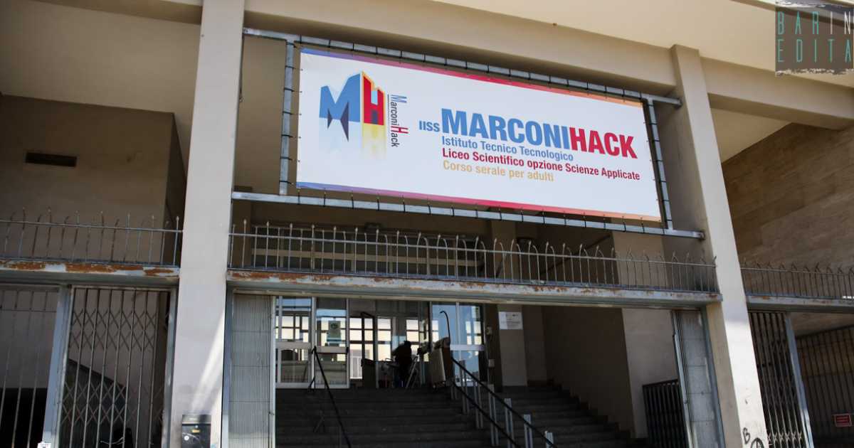 Bari, doppi turni di lezione al Marconi-Hack: soluzione lontana e rischio sciopero degli studenti